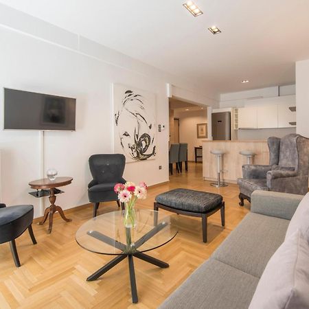 Delightful Stylish Two Bedroom Condo In Hip Area Of Central 아테네 외부 사진