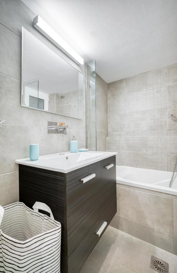 Delightful Stylish Two Bedroom Condo In Hip Area Of Central 아테네 외부 사진