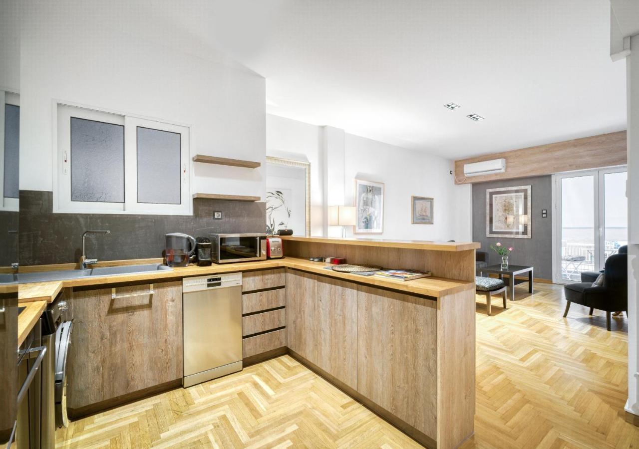 Delightful Stylish Two Bedroom Condo In Hip Area Of Central 아테네 외부 사진
