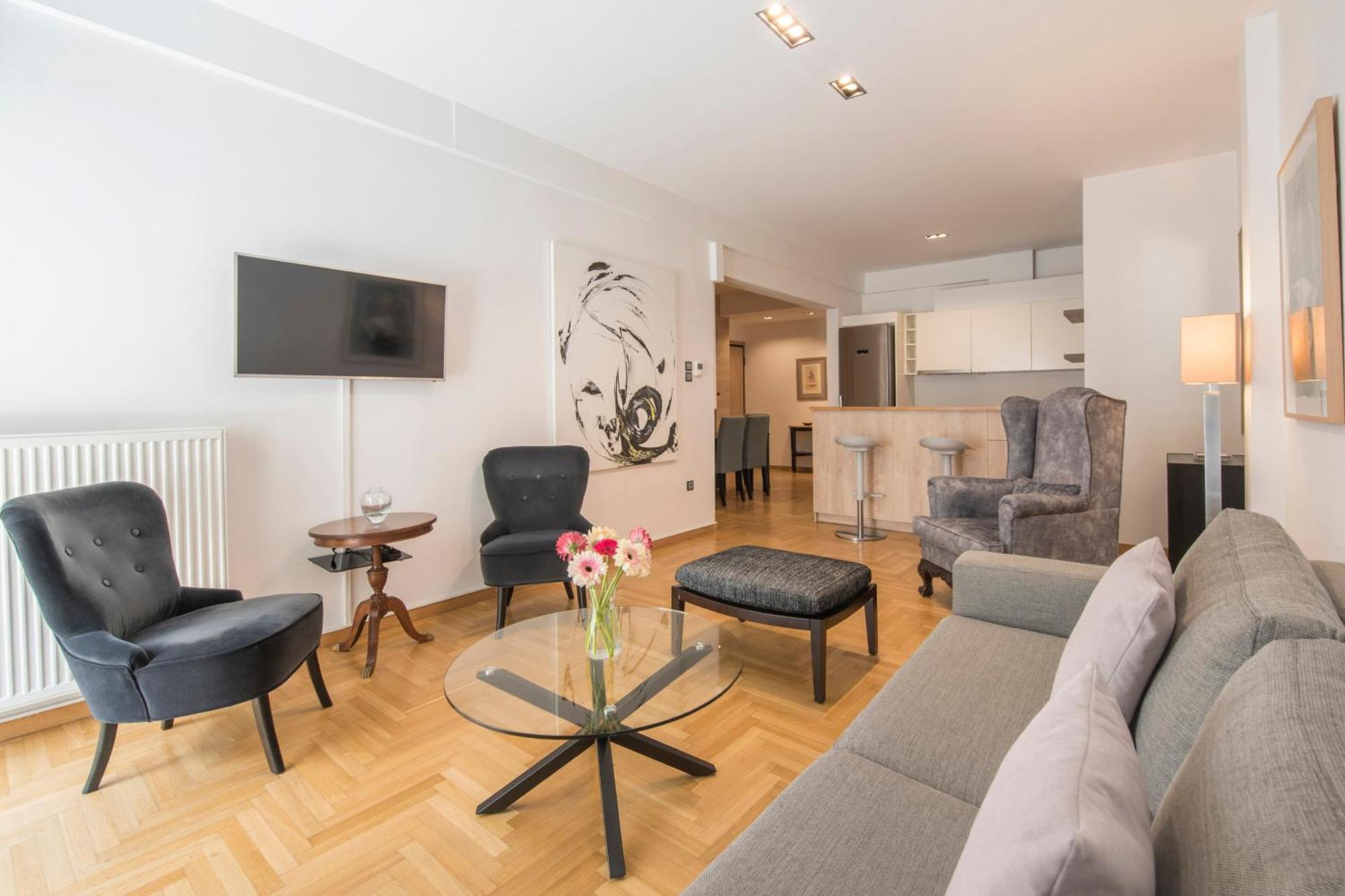 Delightful Stylish Two Bedroom Condo In Hip Area Of Central 아테네 외부 사진
