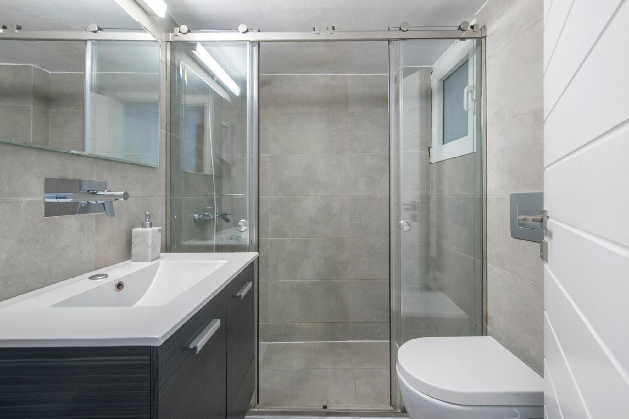 Delightful Stylish Two Bedroom Condo In Hip Area Of Central 아테네 외부 사진