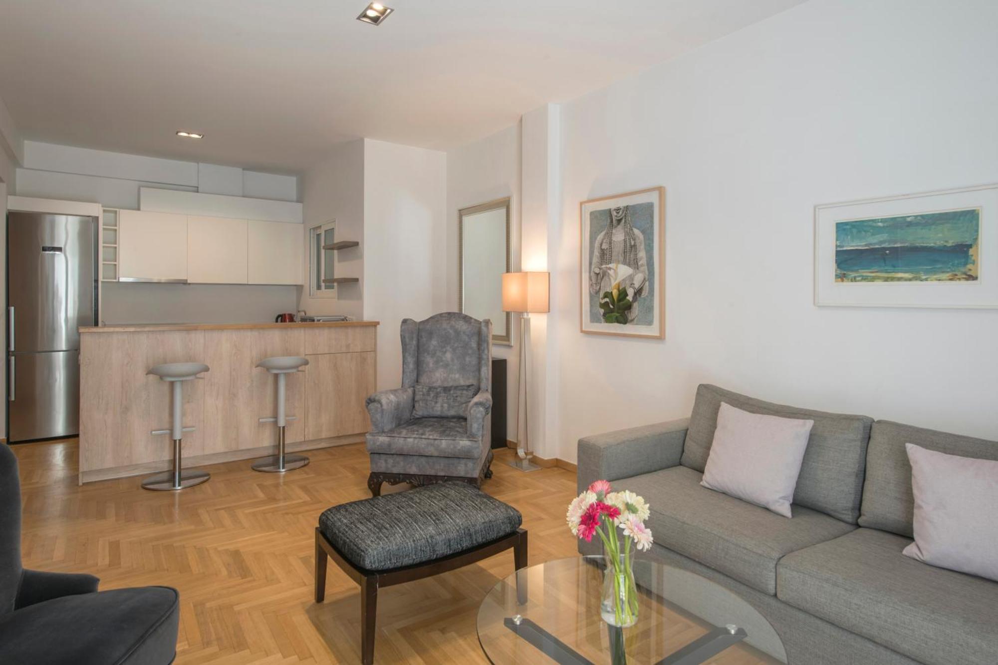 Delightful Stylish Two Bedroom Condo In Hip Area Of Central 아테네 외부 사진